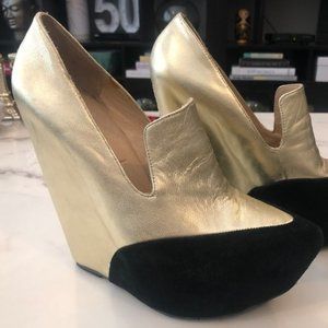 Jeffrey Campbell “The Zinger” Gold/Black- Size 9.5